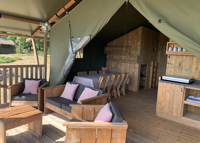 Safari Tent With A Beautiful View At Lot Sous Toile Glamping
