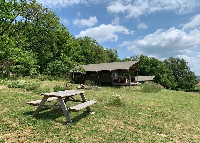Safari Tent With A Beautiful View At Lot Sous Toile Glamping *
