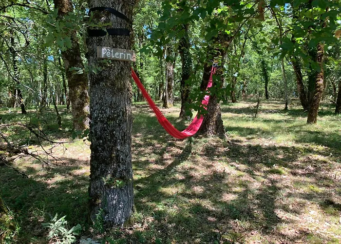 Safari Tent With A Beautiful View At Lot Sous Toile Glamping *