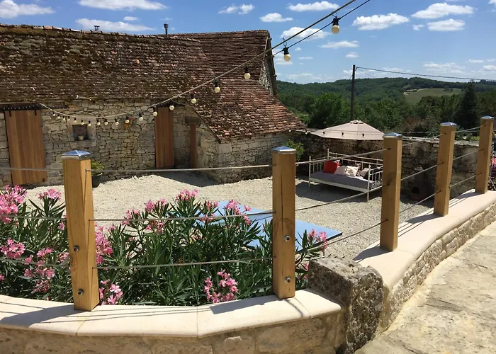 Safari Tent With A Beautiful View At Lot Sous Toile Glamping *