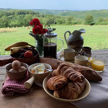Safari Tent With A Beautiful View At Lot Sous Toile *